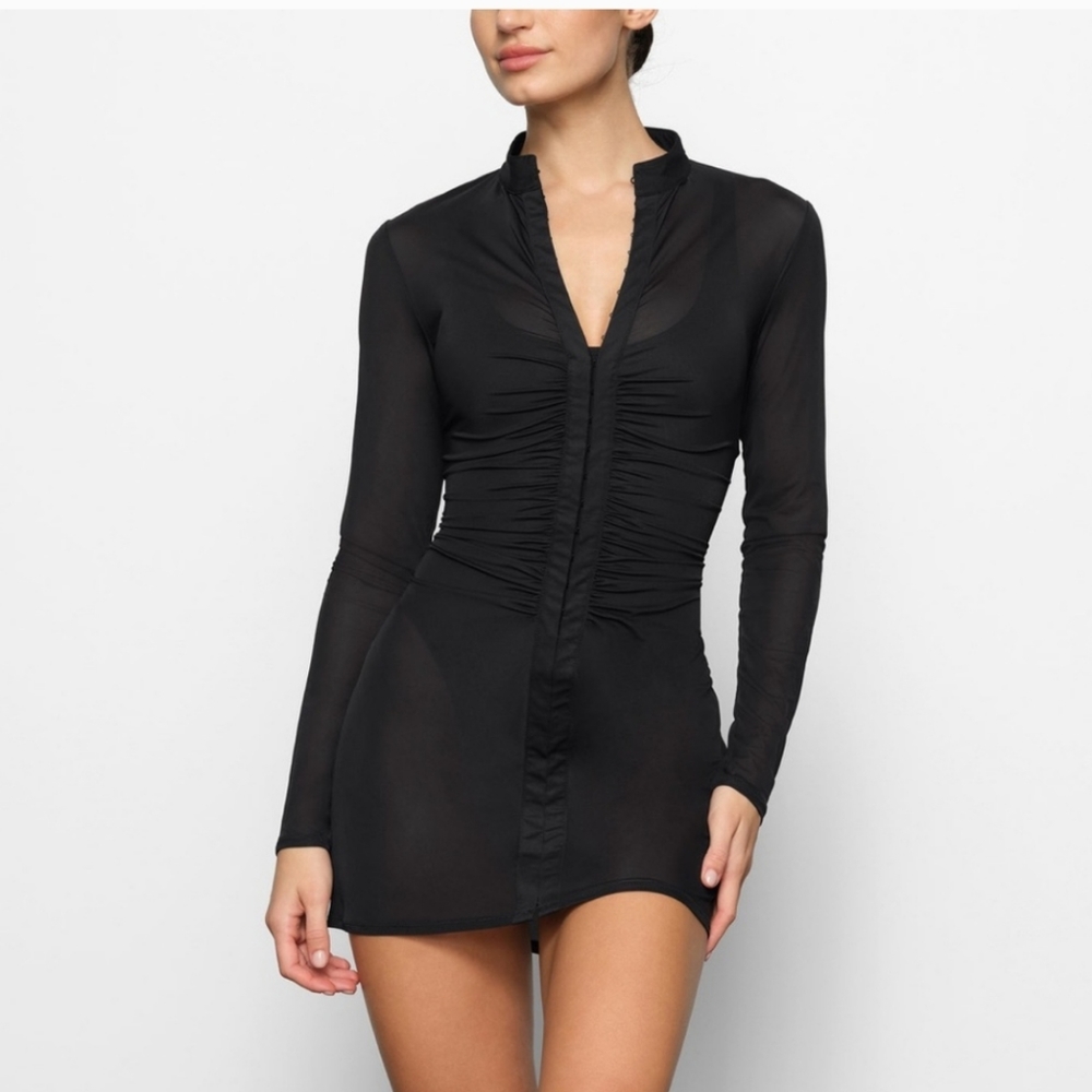 SKIMS Mesh cover up medium